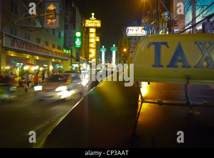 Bangkok Chinatown, Scene of daily life in Bangkok's Chinatown. Night taxi Stock Photo