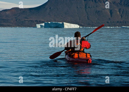 Greenland - Qaasuitsup Kommunia - Disko Island - Dundas. Kayaking in  arctic waters. Stock Photo