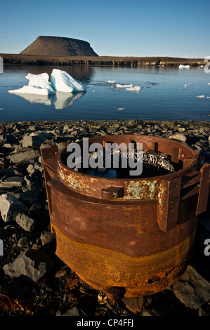 Greenland - Qaasuitsup Kommunia - Disko Island - Dundas. Rusty scrap iron on the coast. Stock Photo