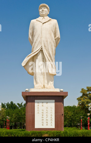 A statue of Chairman Mao at the park near the Gao Miou temple complex in Zhongwei. Stock Photo