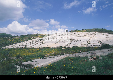 Sicily Gibellina (Tp). I 'Cretti,' created by Burri in 1970 on ruins of village destroyed by earthquake in Belize in 1968. Stock Photo