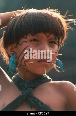 VENEZUELA AMAZON TRIBE INDIOS Yanomami 'WAWETERI Stock Photo