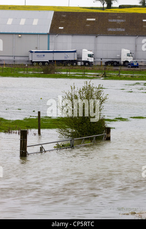 Flood waters at Kings Sutton in Oxfordshire / Northamptonshire England on the River Cherwell Stock Photo