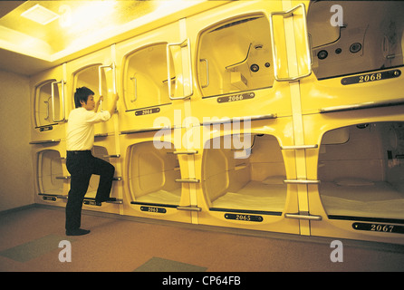 Japan - Tokyo Western. Shinjuku East. Inside the Capsule Hotel. Stock Photo