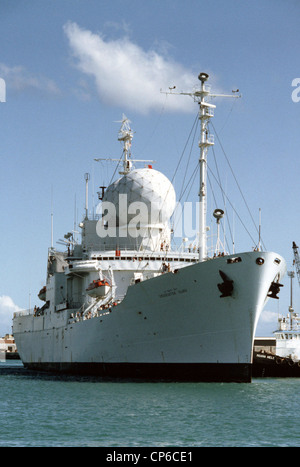 A starboard bow view of the missile range instrumentation ship USNS OBSERVATION ISLAND (T-AGM 23). Stock Photo