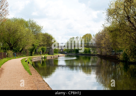 Towpath along River Lee, Leyton, London, UK Stock Photo