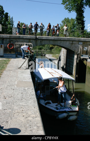 Going down on to the River Baize from the Canal Lateral de la Garonne at Buzet Stock Photo