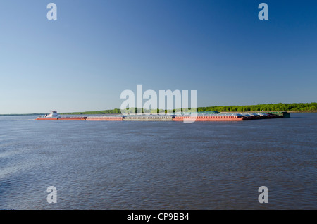 Mississippi, Mississippi River heading south near Natchez. Typical Mississippi River cargo barge. Stock Photo