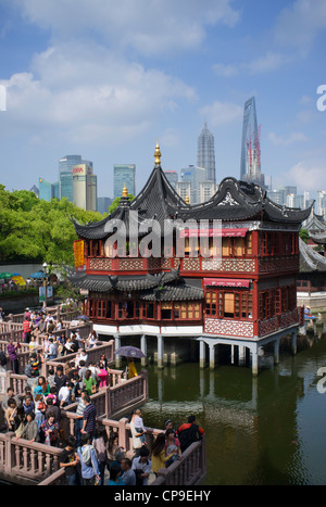 View of teahouse in YuYuan Garden in Shanghai China Stock Photo