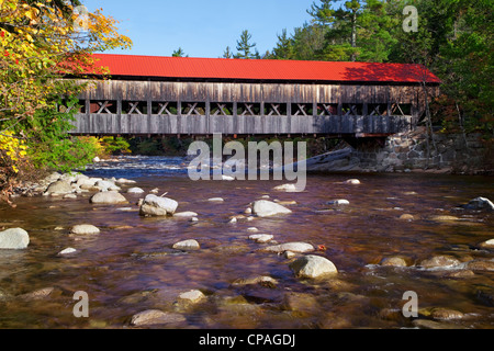 USA, New Hampshire, White Mountains. Albany Covered Bridge over the Swift River Stock Photo