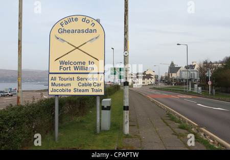 Bilingual Fort William sign Scotland March 2012 Stock Photo - Alamy