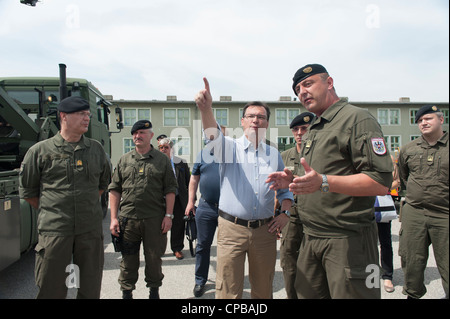 Austrian Defense Minister Norbert Darabos in Mautern military traningcenter where Stock Photo