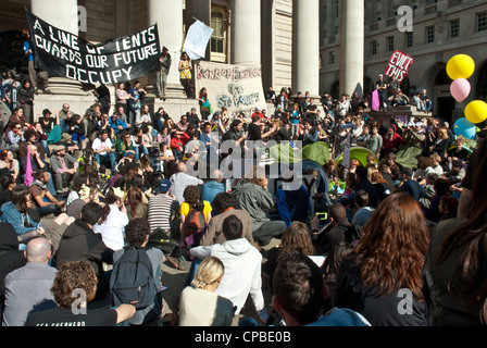 Occupy London UK. Anti capitalism demonstration in the financial district, part of a global day of action. Outside the Bank of England, Royal Exchange Stock Photo