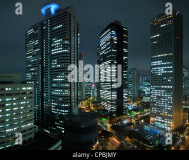 The Shinjuku Ku district of Tokyo at night, Japan JP Stock Photo