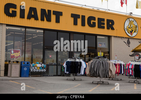 Virtual Store Tour - Giant Tiger, Cobourg