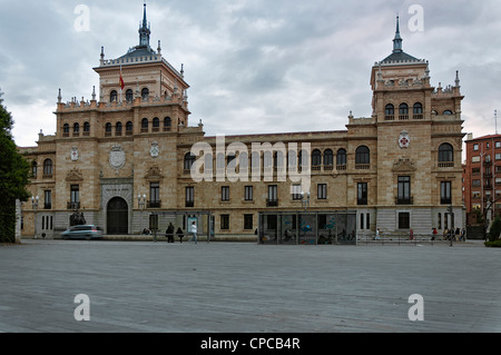 Army Museum in the former Cavalry Academy of historicist and monumental architecture of the first decades of the 20th century, Valladolid, Spain Stock Photo