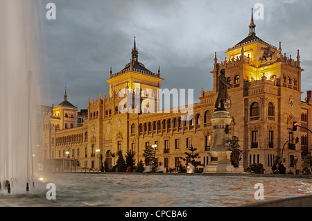 Army Museum in the former Cavalry Academy of historicist and monumental architecture of the first decades of the 20th century, Valladolid, Spain Stock Photo