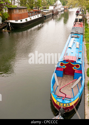 Houseboats and narrow boats in Little Venice, Paddington, West London, where the Grand Union Canal meets the Regent's Canal. Stock Photo