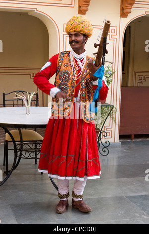 File:Women in Rajasthani dress.jpg - Wikimedia Commons