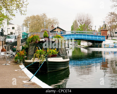 A cafe narrow boat by the iron bridge in Little Venice, Paddington, West London, on the Grand Union Canal . UK Stock Photo