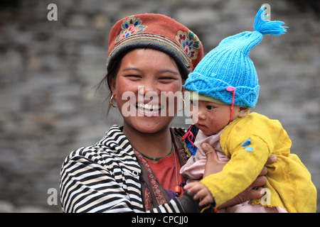 Nepali mother with child - Nepal Stock Photo