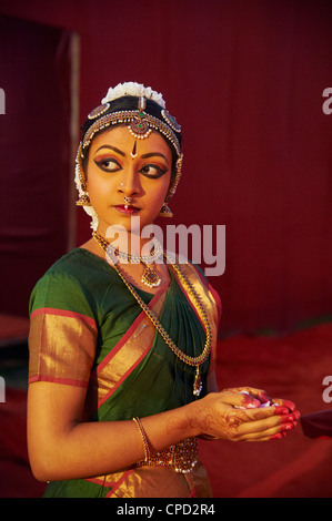 Traditional dancer, Mamallapuram (Mahabalipuram), Tamil Nadu, India, Asia Stock Photo