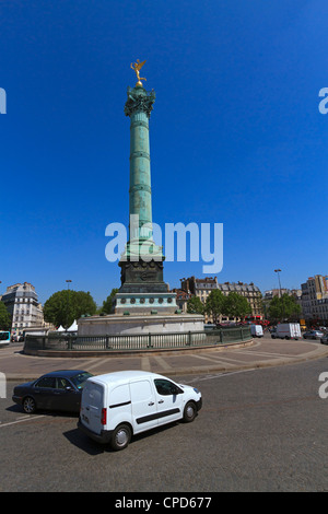 Colonne de Juillet, Paris. The 170 ft bronze column is topped by a staute of the 'Genius of Liberty'. Stock Photo