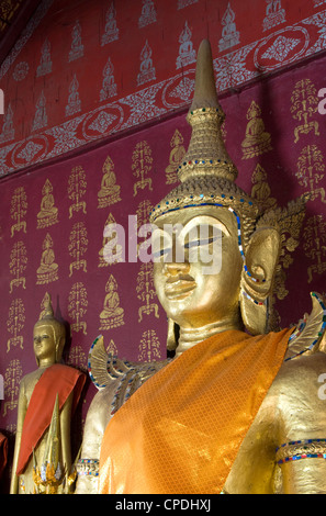 Buddha statues in the main temple, Wat Saen, Luang Prabang, Laos, Indochina, Southeast Asia, Asia Stock Photo