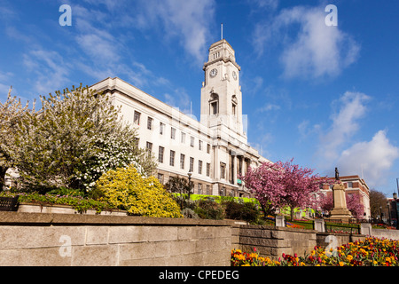 Barnsley Town Hall on a fine spring day, with blue sky and gardens in bloom. Stock Photo