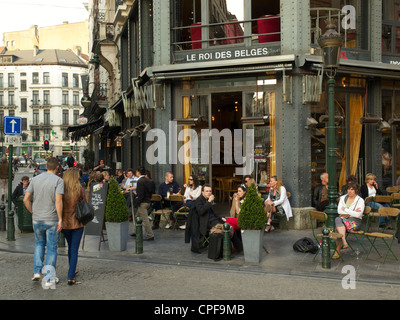 Cafe Le roi des Belges in Brussels, Belgium, with people sitting outside Stock Photo