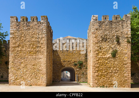 The Arco de Sao Goncalo (Sao Goncalo Gate) in the walls of the Old Town (Cidade Velha), Lagos, Algarve, Portugal Stock Photo