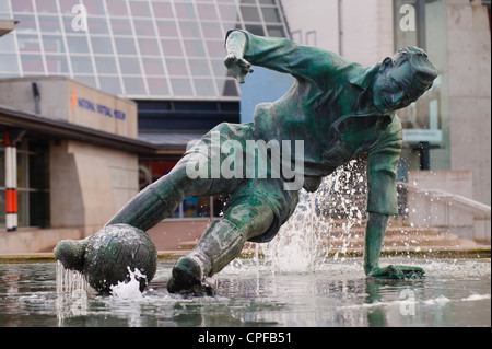 Tom Finney statue, sculpted by Peter Hodgkinson, next to the Deepdale stadium of Preston North End FC, Preston, Lancashire Stock Photo