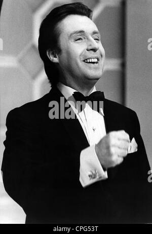 Alexander, Peter, 30.6.1926 - 12.2.2011, Austrian singer and actor, in tv show 'Peter Alexander Show', half length, october, 1972, Stock Photo