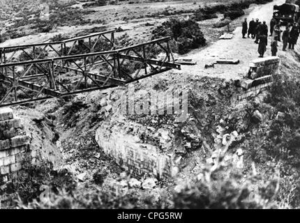 events, Greek Civil War 1946 - 1949, by the Democratic Army blown up bridge between Joannina and Konitsa, 5.1.1948, Greece, war, wars, sabotage, demolitions, demolitions, 1940s, 20th century, 40s, historic, historical, people, Additional-Rights-Clearences-Not Available Stock Photo