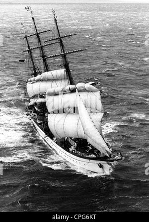 military, Germany, Bundeswehr, Navy, sailing school ship 'Gorch Fock' (1958), with reefed sail on sea, areal view, circa 1990, Additional-Rights-Clearences-Not Available Stock Photo