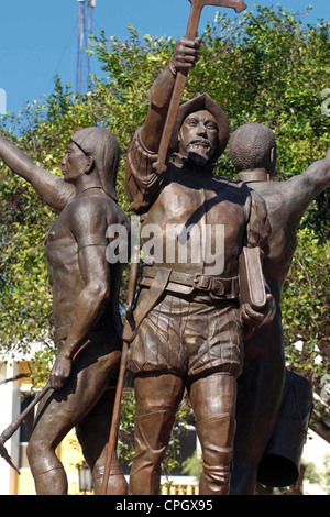 PUERTO RICO a bronze statue of a Taino man Stock Photo - Alamy