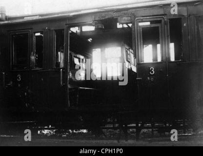 events, First World War / WWI, Western Front, 1915 - 1918, German railway carriage damaged by artillery fire on a railroad station behind the front, France, 18.3.1916, car, destroyed, 1910s, 10s, 20th century, historic, historical, destruction, Germany, military, German Empire, Reich, damage, Additional-Rights-Clearences-Not Available Stock Photo