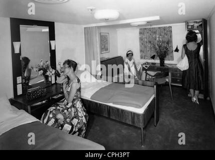 transport / transportation, navigation, ship interior, three women in a first class cabin on board of the passenger ship TS Hanseatic, Hamburg Atlantic Line, circa 1960, Additional-Rights-Clearences-Not Available Stock Photo