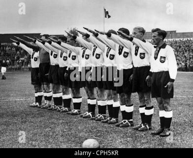 sports, Olympic Games, Berlin, 1.- 16.8.1936, football, first round, Germany versus Luxembourg, Olympic Stadium, 4.8.1936, the German team, national team, greeting, Hitler salute, XI Olympiad, Summer Olympic Games, Nazi Germany, Third Reich, 1930s, 20th century, historic, historical, people, Additional-Rights-Clearences-Not Available Stock Photo