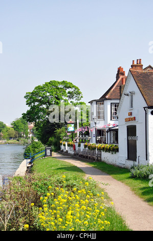 The Swan Hotel and riverside path, The Hythe, Egham, Surrey, England, United Kingdom Stock Photo