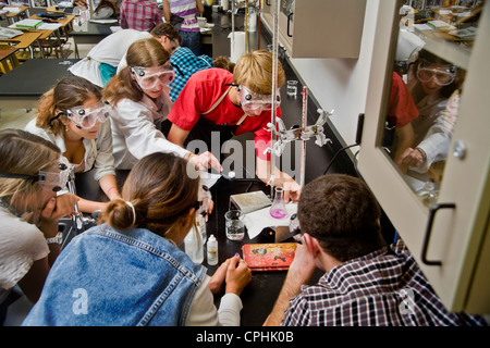 High school chemistry students in San Clemente, CA, perform an experiment using titration Stock Photo