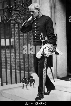 Ramsay MacDonald leaves 10 Downing Street. Stock Photo