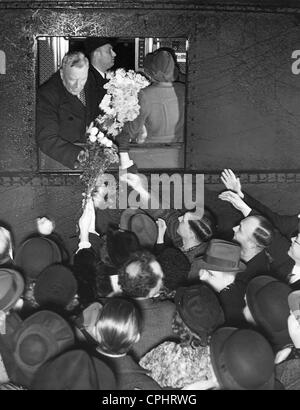 Wilhelm Filchner returns from his expedition to Tibet, 1938 Stock Photo