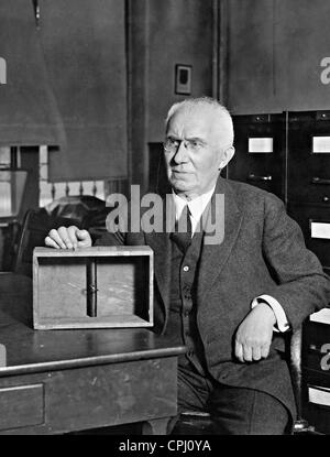 Emil Berliner with a transmitter, 1927 Stock Photo