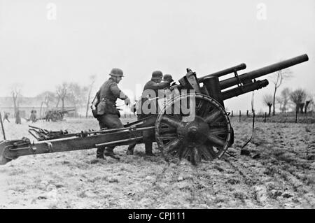 Light field howitzer of 10.5 cm (known as FH 18), mounted on a tank and ...
