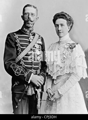 Crown Prince Gustav and his wife Princess Victoria, 1906 Stock Photo