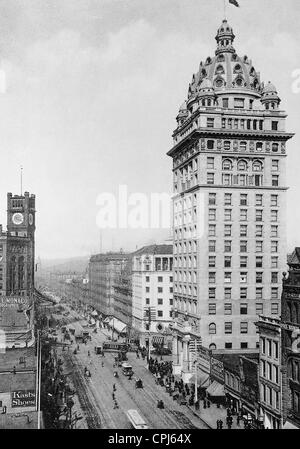 San Francisco Call Building in Market Street in 1906 in the weeks after ...