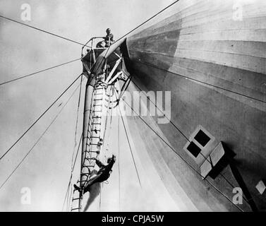 LZ 127 'Graf Zeppelin' at the mooring mast in Los Angeles, 1929 Stock Photo