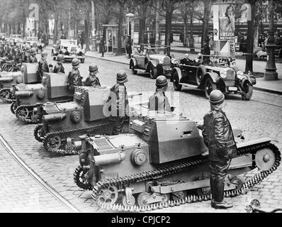 Wilhelm Miklas and Kurt Schuschnigg at a parade, 1935 Stock Photo