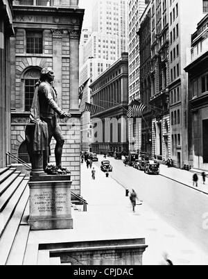 George Washington monument in front of the Federal Hall in the Wall Street, 1933 Stock Photo